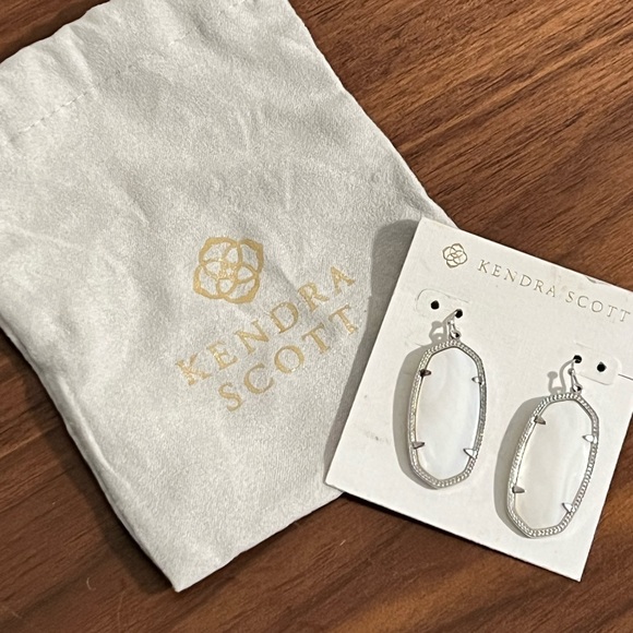 Kendra Scott Silver Elle Drop Earrings in White Mother-of-Pearl - Picture 4 of 8
